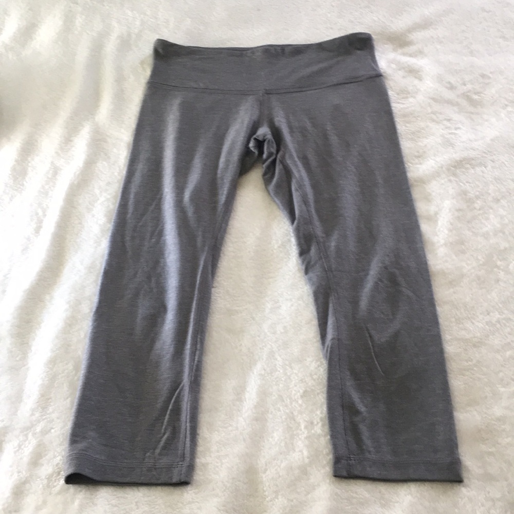 Lululemon Wunder Under crops EUC